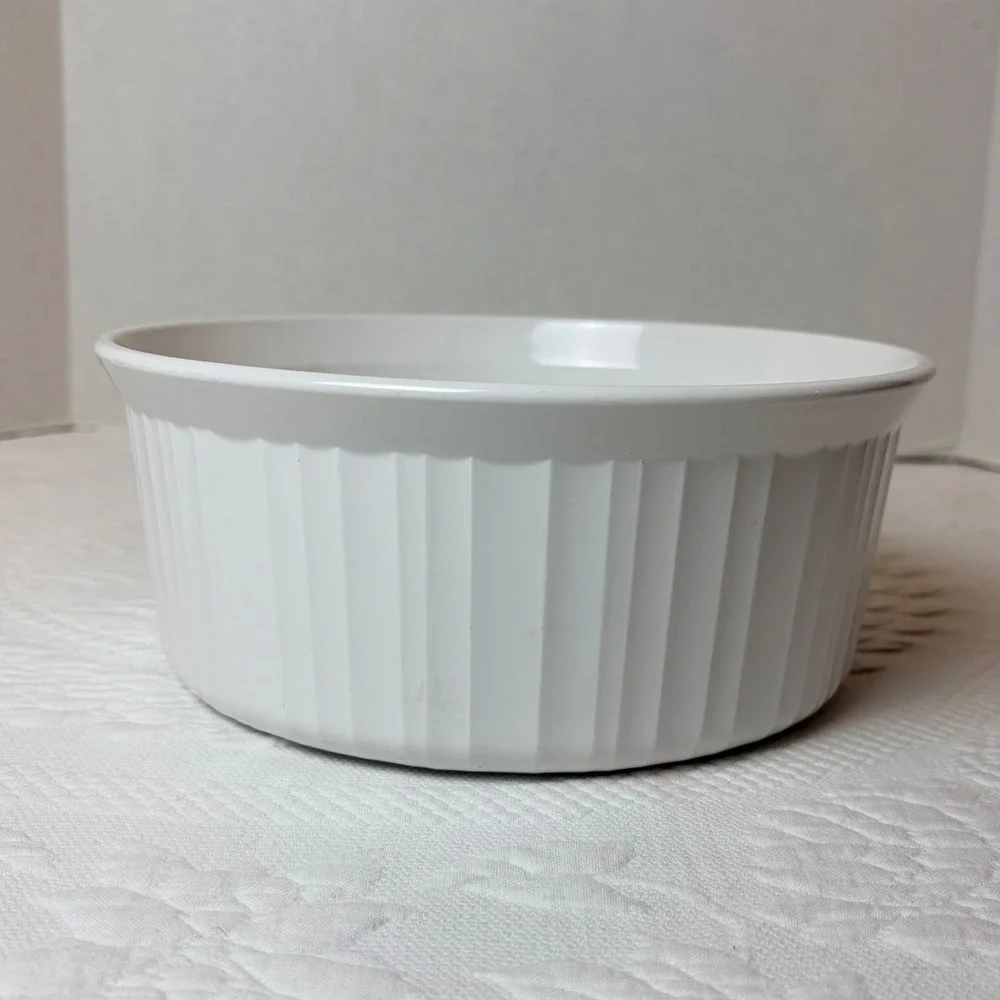 CorningWare French White F-1-B 2.5 Liter Round Casserole Dish Made in USA
